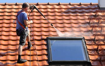 roof cleaning Cilcewydd, Powys